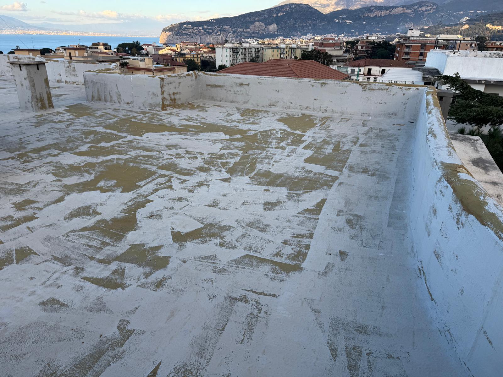 Amalfi tetto impermeabilizzazione danneggiata