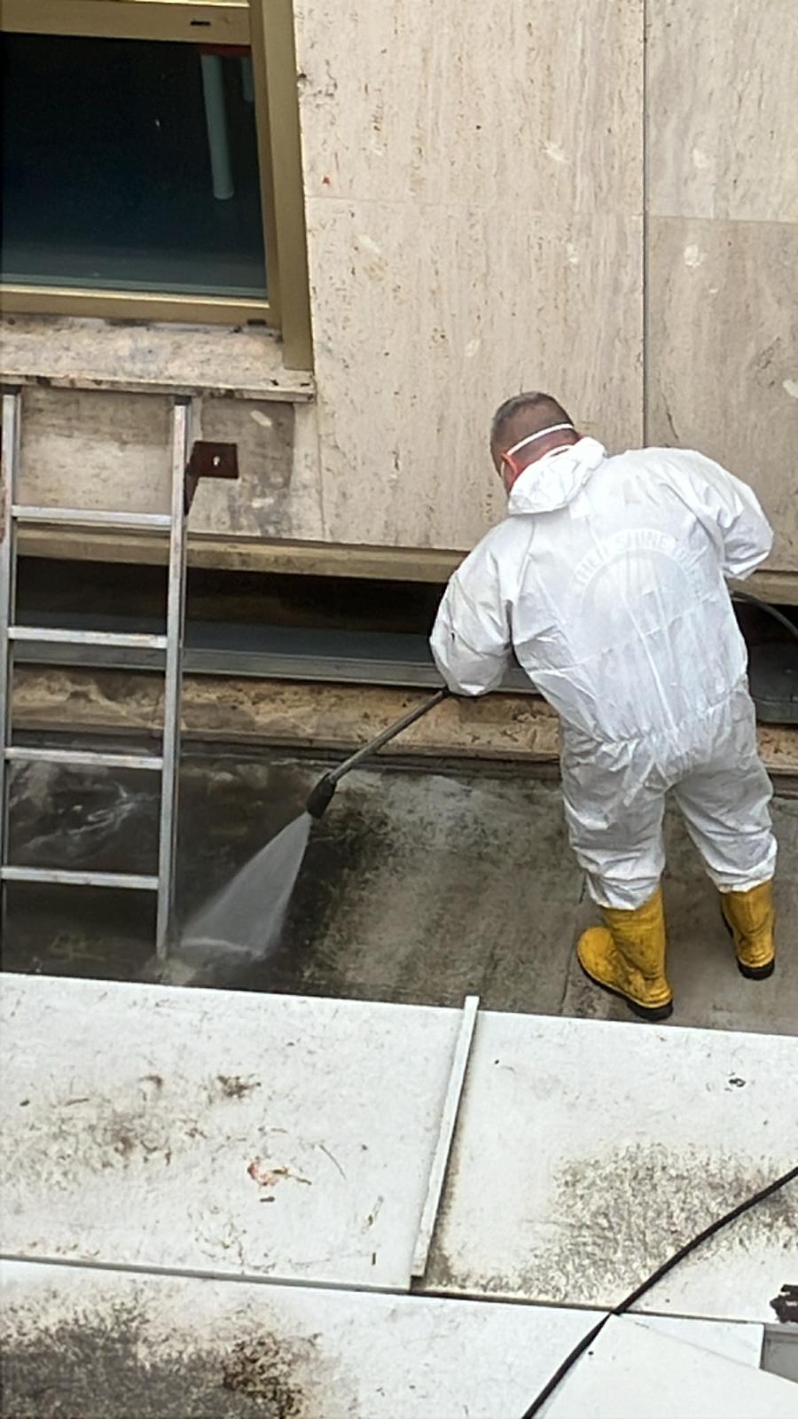 Ospedale Mazzoni durante pulizia